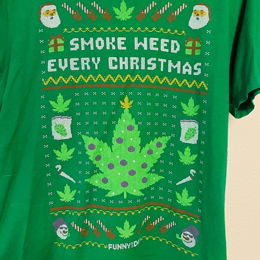 Smoke Weed Every Christmas Funny or Die Medium T-Shirt Busted Tees 420 Funny